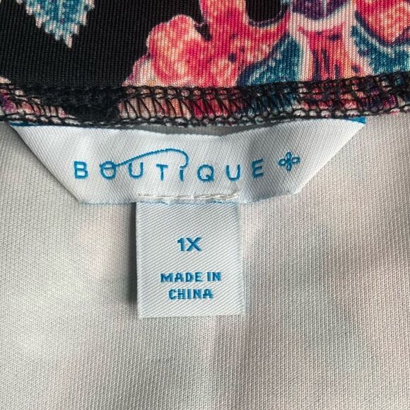 Boutique 1x Floral Skirt With Mesh Stripes On Bottom - Picture 3 of 11